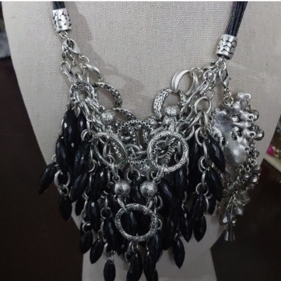 Women's Silver and Black Beaded Floral Rhinestones Leather Strand Necklace - Picture 9 of 9